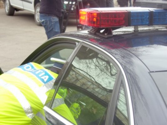 Carambol cu 3 maşini şi 2 victime, la Tuzla
